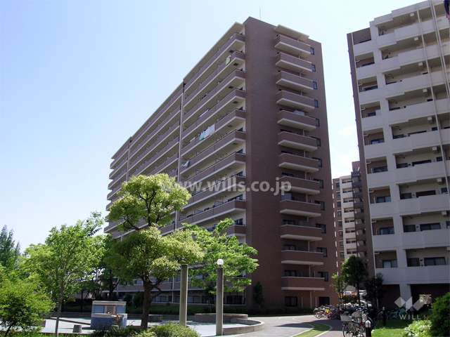 ダイアパレス吹田イーストウィング参番館の外観（北側から）