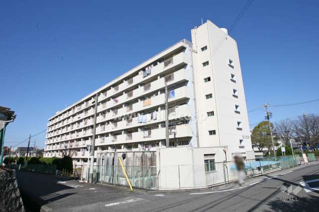 東丘住宅の外観（南東側から）