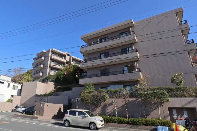 サンマンションアトレ鳴海参号棟の外観（南西側から）