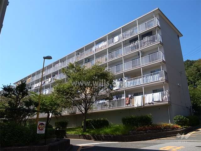 中山五月台住宅9号棟の外観（南東側から）