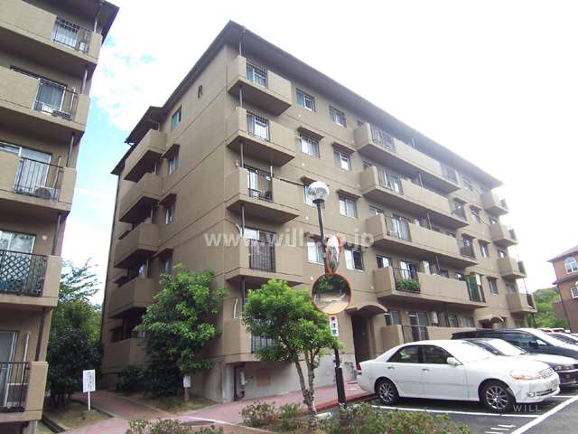 メゾン千里丘5番街R棟の外観（北側から）