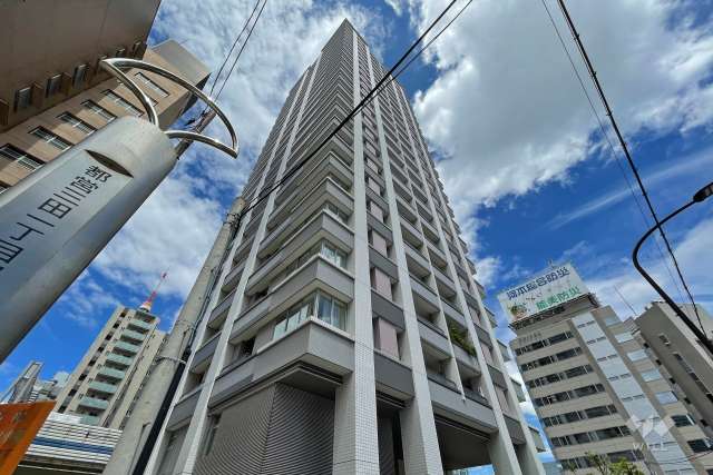 サンウッド三田パークサイドタワーの外観（南西側から）