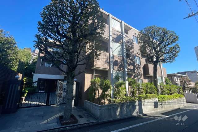ヴィラテラッセ白金台の外観（南西側から）