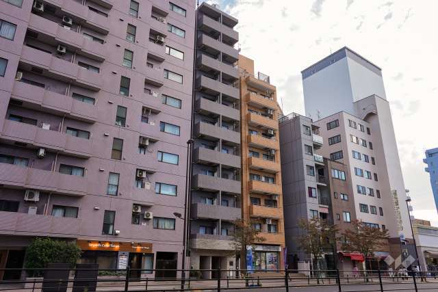 クレアシオン白金台の外観（北東側から）