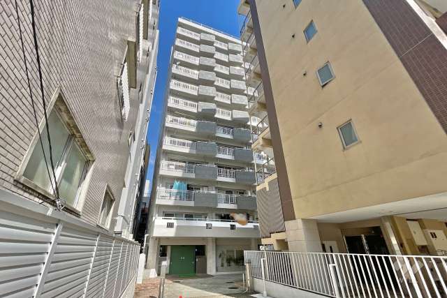 白金武蔵野マンションの外観（南側から）