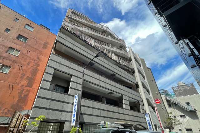 ジェイパークステーション田町の外観（南側から）