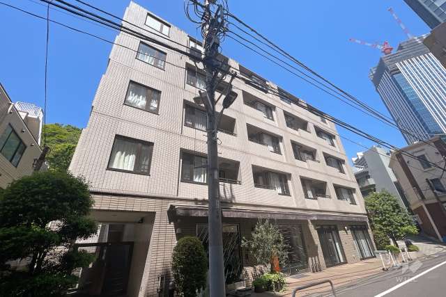 朝日マンション赤坂南部坂の外観（南東側から）