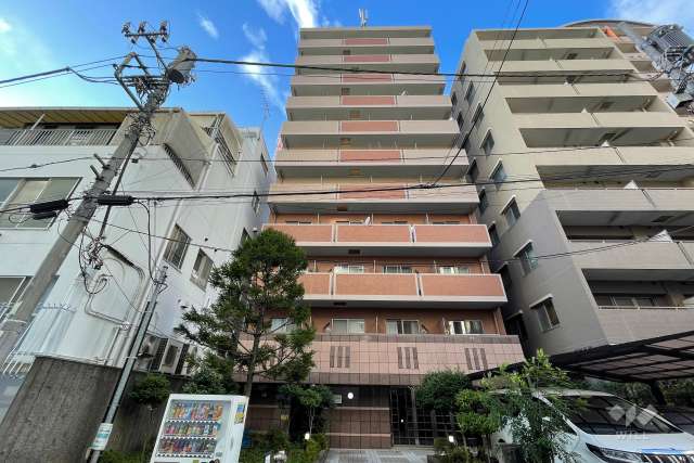 メインステージ赤坂の外観（南側から）