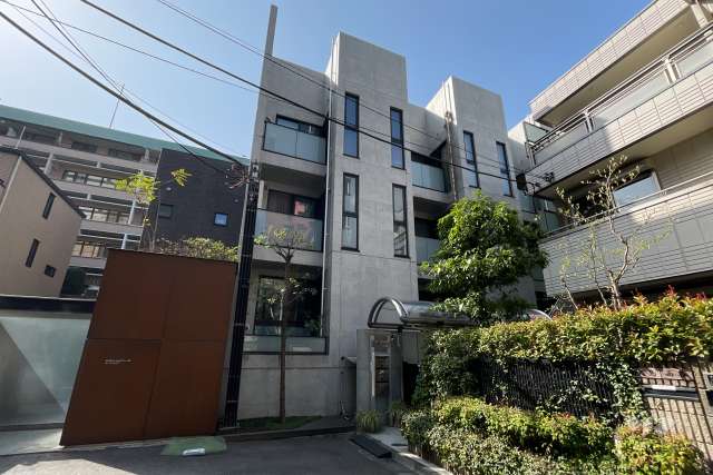デュフレベース南麻布の外観（東側から）