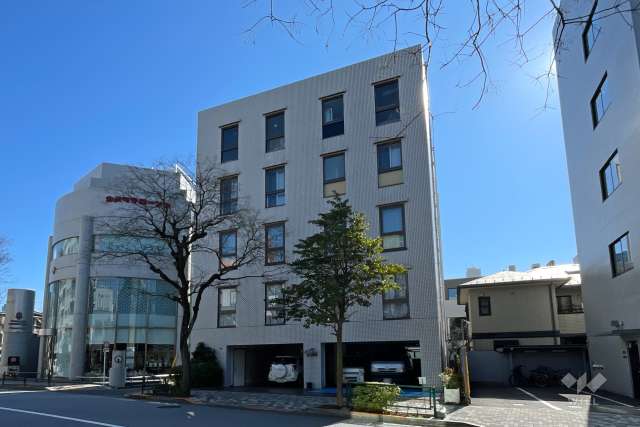 カーザベラの外観（西側から）