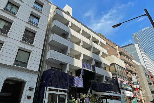 ラミアール赤坂の外観（西側から）