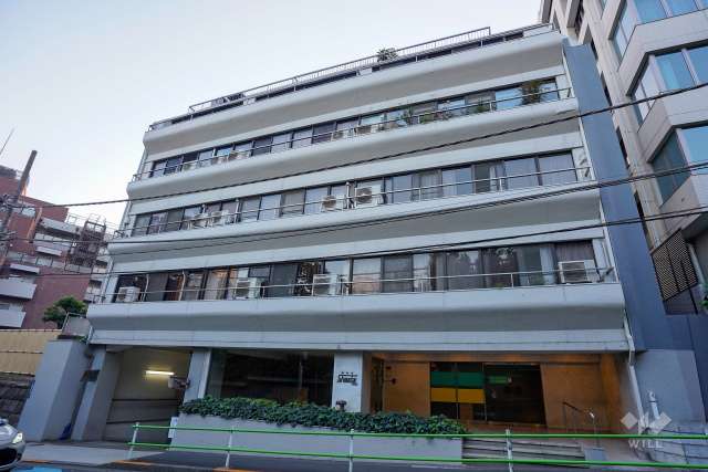 白金台シャスターの外観（東側から）