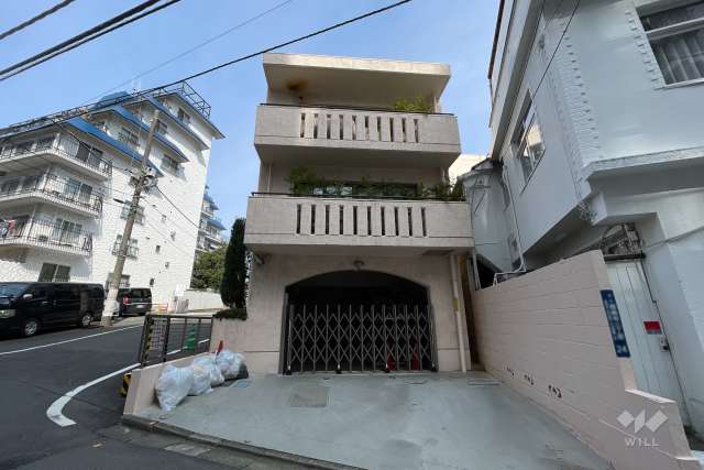 西麻布シティハイツの外観（南東側から）