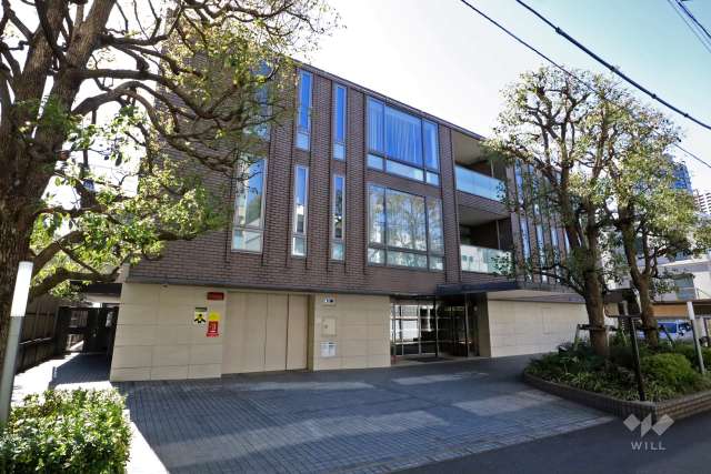 グランブルー高輪アドニスの外観(北東側から)