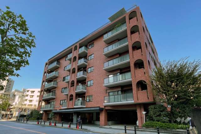 マノー乃木坂の外観（南東側から）