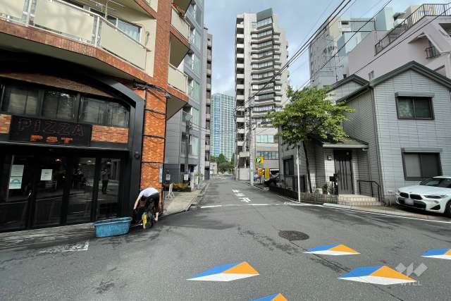 敷地南側の前面道路