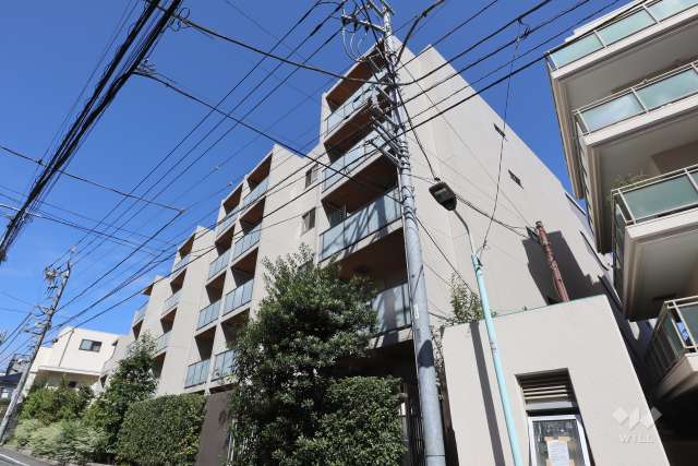 オープンレジデンシア表参道estの外観（南東側から）