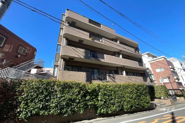 ザパームス代々木上原の外観（南東側から）