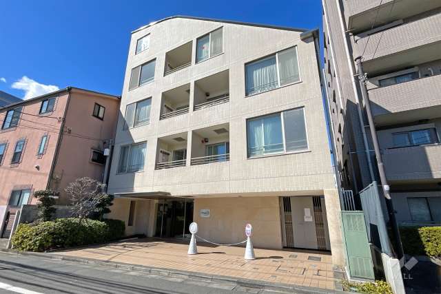 デュオスカーラ幡ヶ谷の外観（東側から）