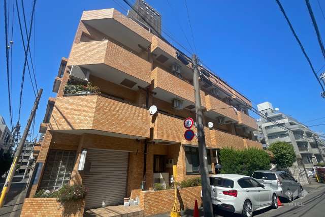 ライオンズマンション幡ヶ谷の外観（南側から）