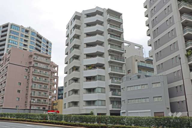 グランドメゾン代々木公園の外観（南東側から）