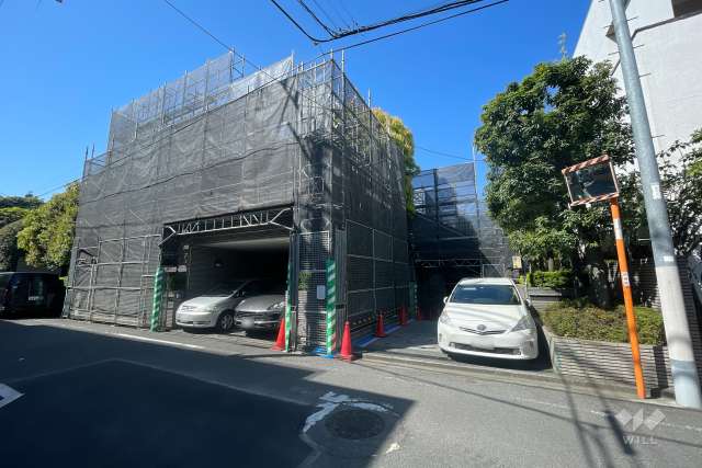 西原パークマンションの外観（北東側から)※2023年7月現在、大規模修繕工事中