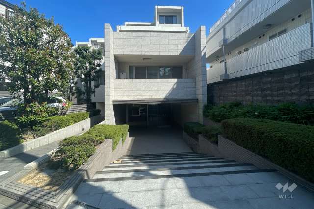 フォルム代々木公園リベディアの外観（南西側から）