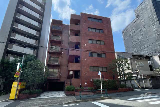 グランドメゾン広尾の外観（北東側から）