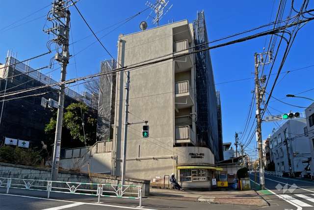 代官山コーポラス1号棟の外観（北東側から）