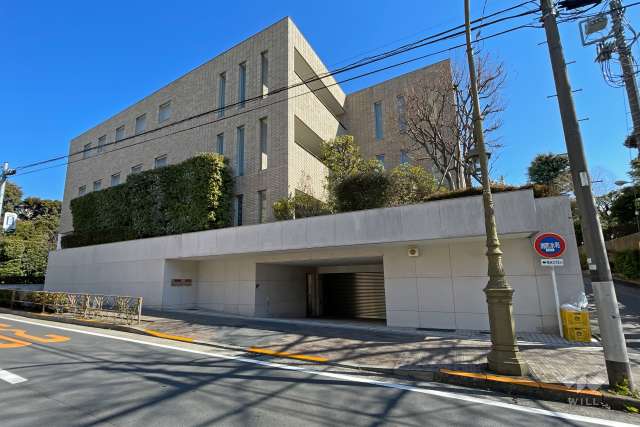 クロイスターズ広尾の外観（南西側から）