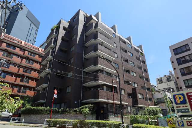 東急ドエルアルス渋谷八幡坂の外観（南西側から）