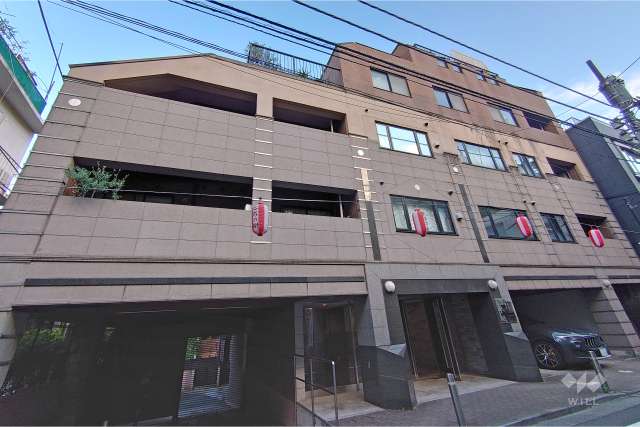 トゥールロワイヤル神宮前の外観（北西側から）