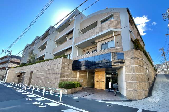 ディアナコート代々木の外観（北東側から）