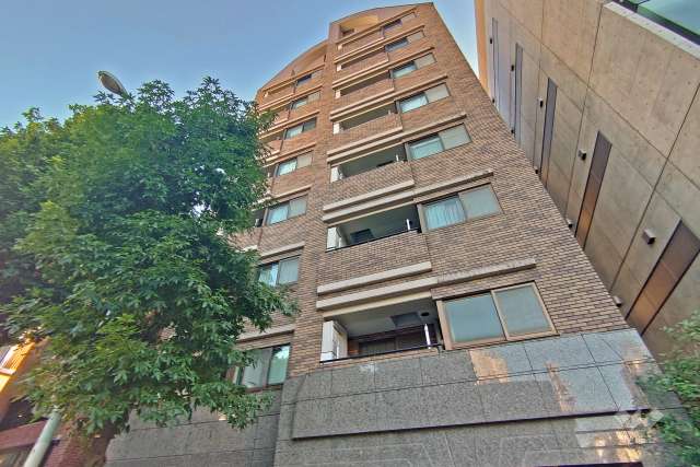 ファミールグラン神宮外苑前の外観（北側から）