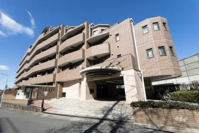 ライオンズガーデン初台の外観写真（南東側から）