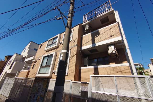 ジェイパーク笹塚の外観（南西側から）