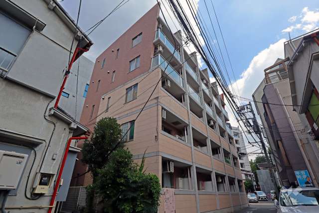 プラトー神宮前の外観（南西側から）