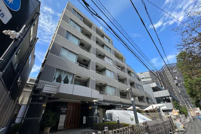 アクシア原宿の外観（南東側から）