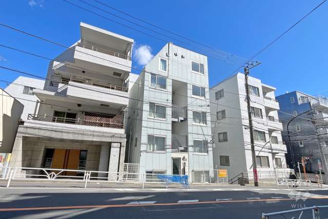 アピス初台の外観(西側から）