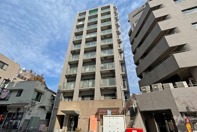 東急ドエル・グラフィオ広尾の外観（南西側から）