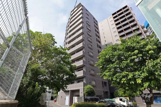 スカイコート原宿の外観(南西側から)