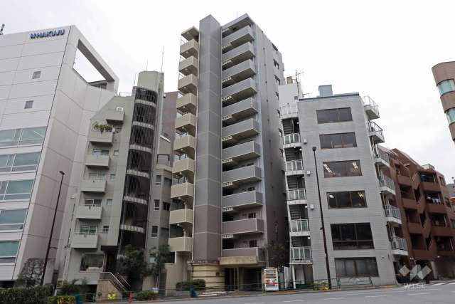 プレール代々木公園弐番館の外観（北西側から）