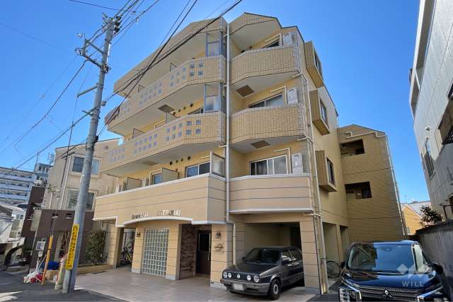 グランヴァン初台の外観（北東側から）