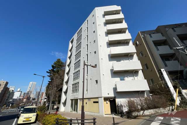 カーサブリランテ代々木公園の外観（南西側から）