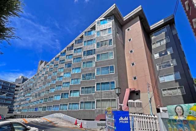 コープオリンピアの外観（南東側から）