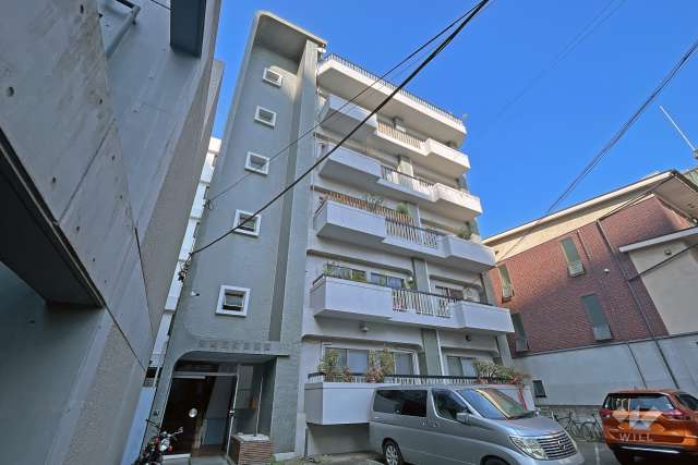 神宮レジデンスの外観（南西側から）