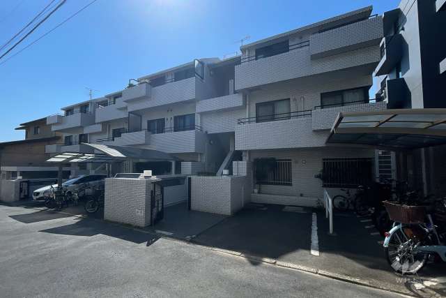 ワコー代々木マンションの外観（北西側から）