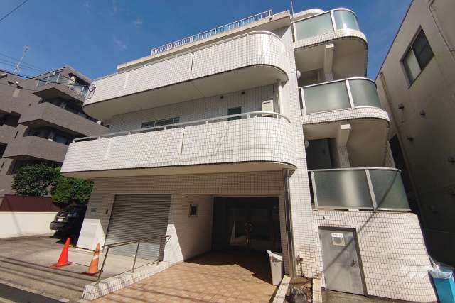 セルベコート笹塚の外観（南東側から）