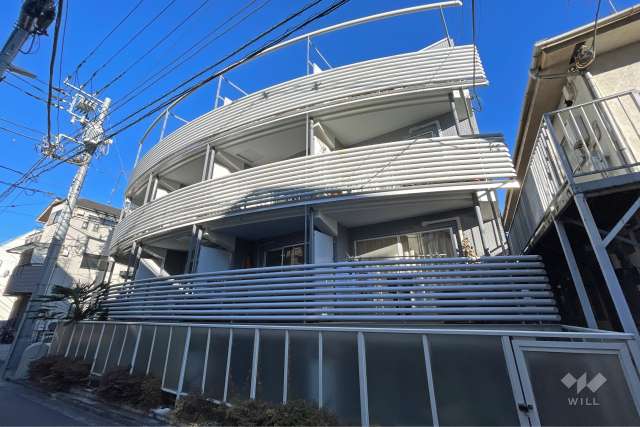 菱和パレス代々木上原の外観（南東側から）