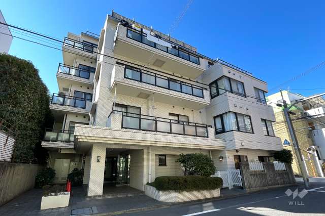 マートルコート代々木八幡の外観（北東側から）